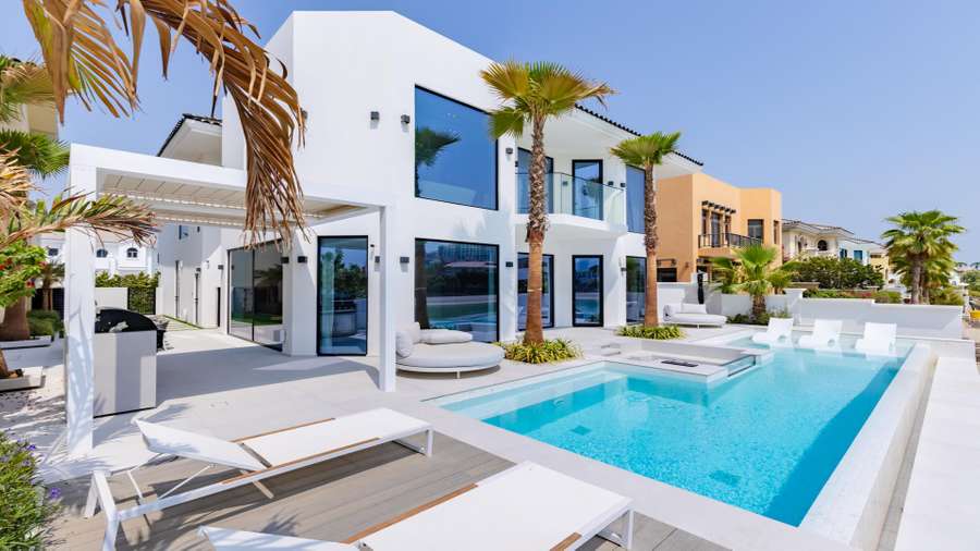 Chateau villas in Palm Jumeirah Dubai